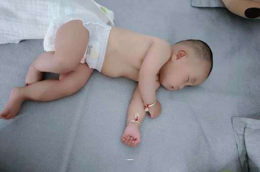 营口几个月宝宝会抬头